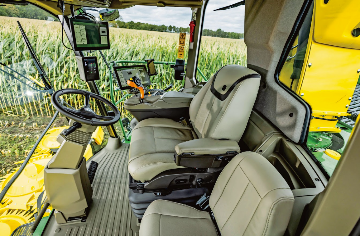 John Deere F8 & F9 Silaj Makinesi Kabin Konforu