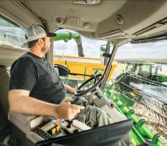YENİ OPERATÖR ODAKLI BİÇERDÖVER T6 700