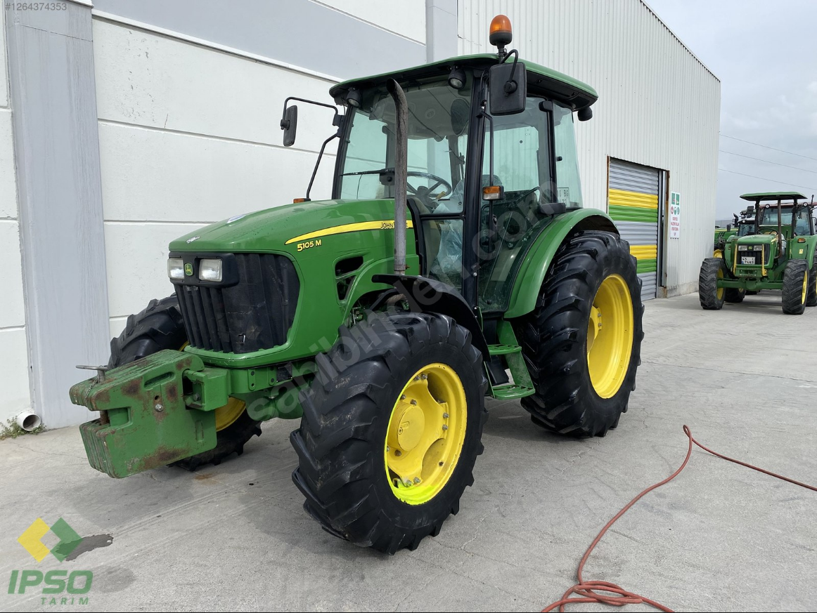 JOHN DEERE 5105M